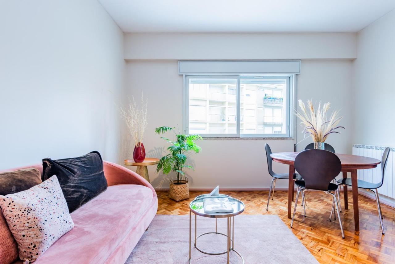Апартаменты Amazing Duplex - Mid Century Experience & Parking Порту Экстерьер фото